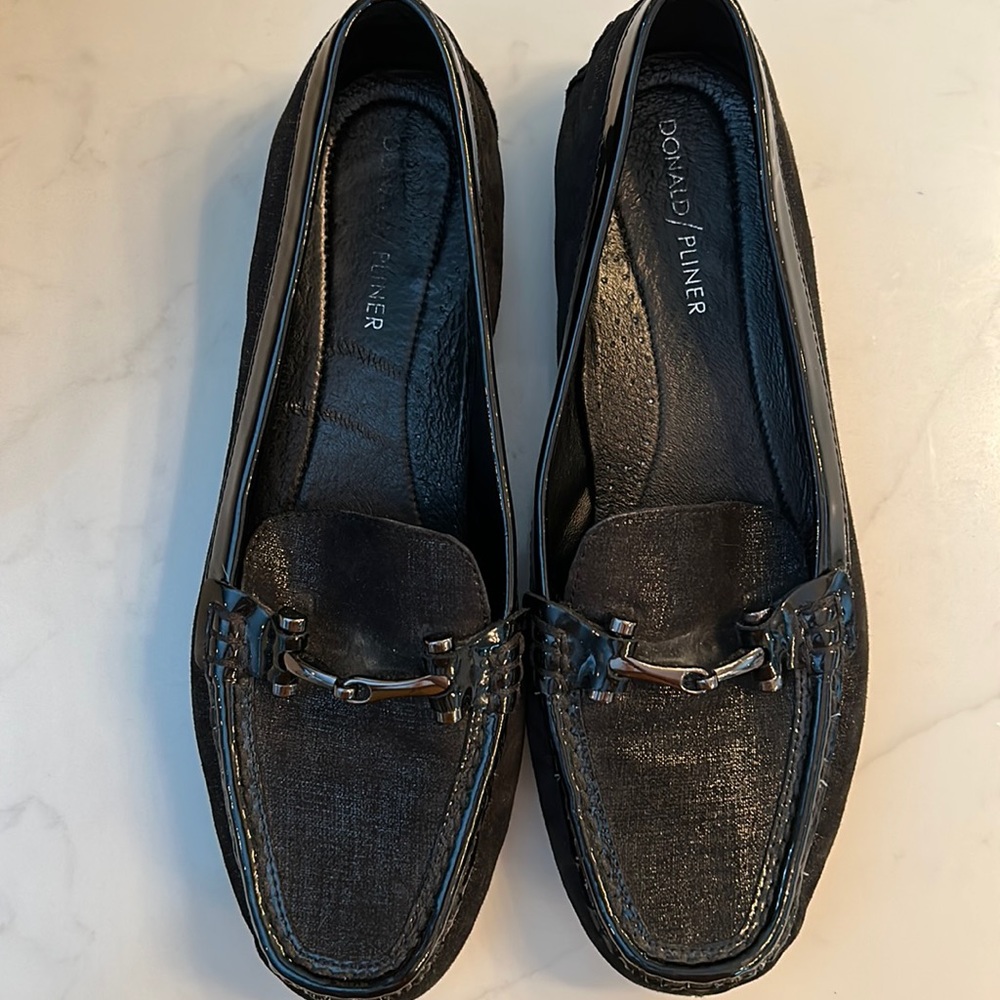 Donald Pliner black loafers. 8.5. Excellent